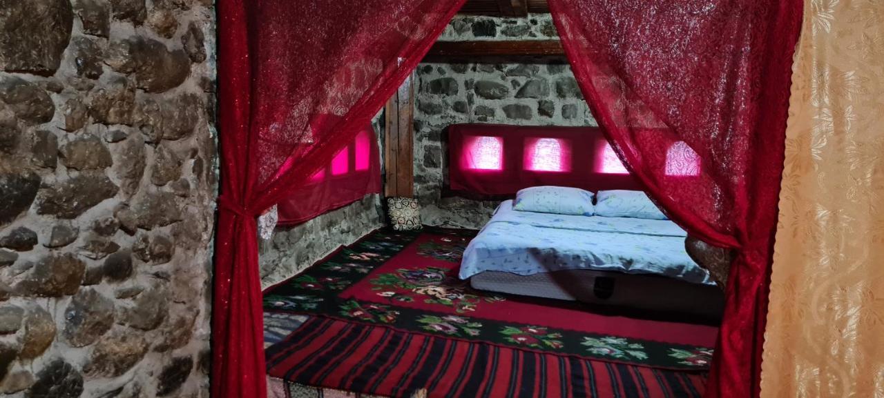 Stone Tower Hotel Plav Bagian luar foto