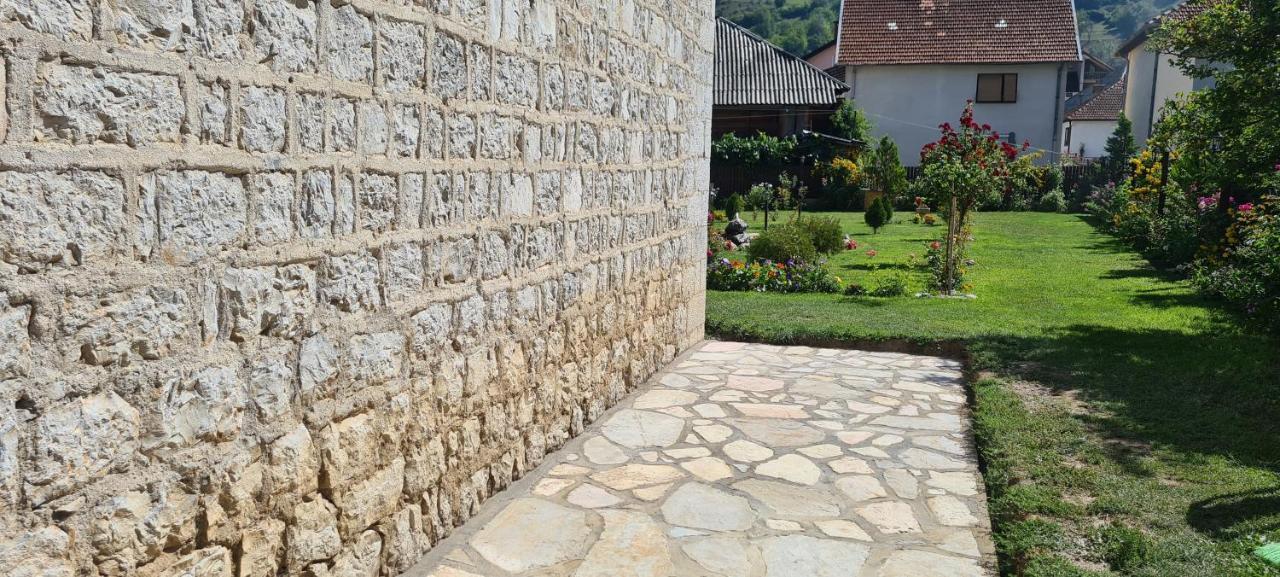 Stone Tower Hotel Plav Bagian luar foto